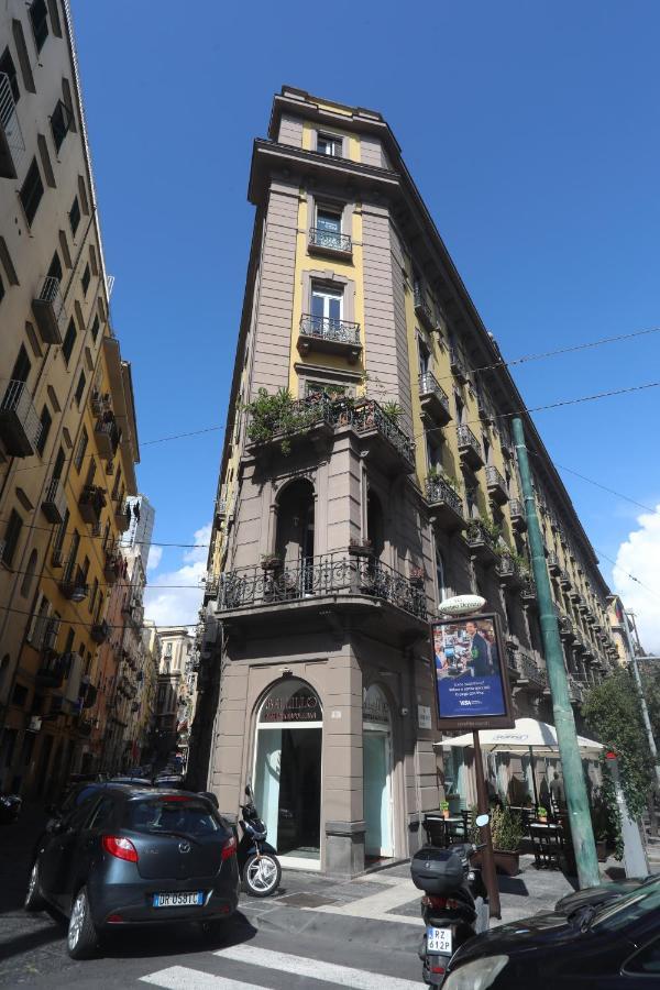 Апартаменты L'Antico Borgo Angioino Неаполь Экстерьер фото